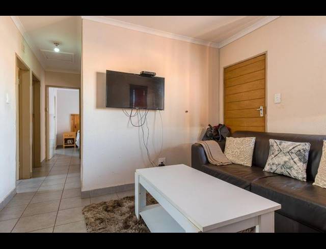 3 BEDROOM HOUSE FOR SALE IN SKY CITY